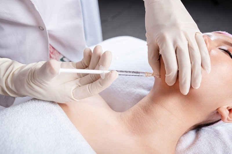 Tiêm tan mỡ nọng cằm giá tốt tại TPHCM